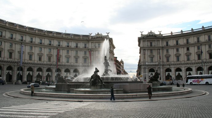 Piazza Repubblica Roma